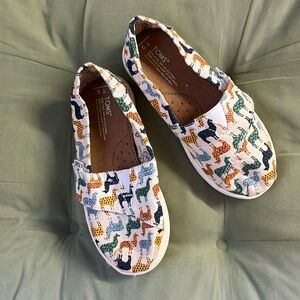 Toms T9 children’s shoes. Llama pattern